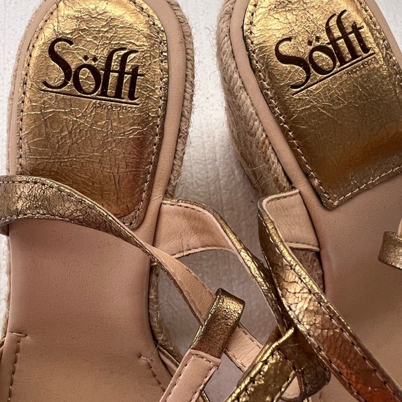 Söfft Antique Gold Wedge Sandals NEW  Size 7 1/2 - Picture 2 of 6
